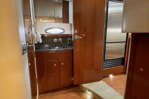 Formula 45 yacht BenThere- Aft Cabin Head