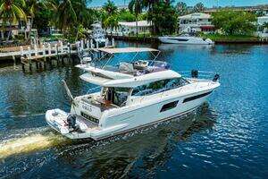 2018 Prestige 500 Flybridge thumbnail 1