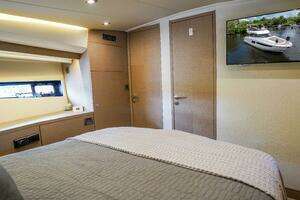 2018 Prestige 500 Flybridge thumbnail 24