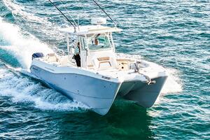 COMPLETE LUNASEA 32ft World Cat Yacht For Sale