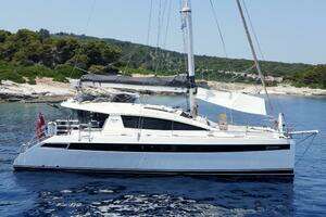 Giramondo 2010 Privilege 515 Yacht For Sale in  