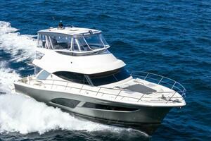 52FT (15.9M) RIVIERA yacht for sale