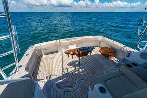 2023 Hatteras GT45X thumbnail 9