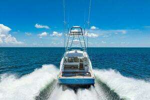 2023 Hatteras GT45X thumbnail 3