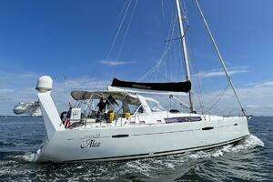 ALEA 2012 Beneteau Oceanis 58 Yacht For Sale in Fort Lauderdale FL