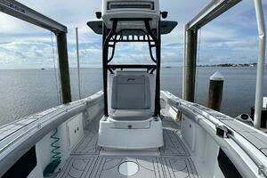 2021 Yellowfin 26 Hybrid thumbnail 23
