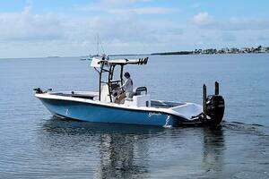 2021 Yellowfin 26 Hybrid thumbnail 5