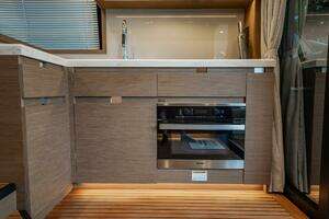 2021 Beneteau Monte Carlo 52 thumbnail 26