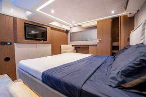 2021 Beneteau Monte Carlo 52 thumbnail 31