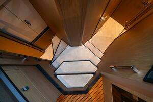 2021 Beneteau Monte Carlo 52 thumbnail 29