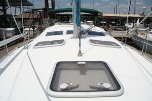 2006 Beneteau thumbnail 25