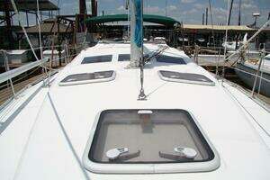 2006 Beneteau thumbnail 25
