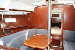 2006 Beneteau thumbnail 36