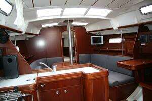 2006 Beneteau thumbnail 35