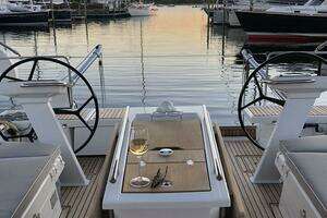 2020 Beneteau Oceanis thumbnail 8