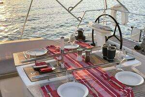 2020 Beneteau Oceanis thumbnail 9