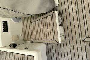 2020 Beneteau Oceanis thumbnail 10