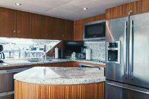 2015 Ocean Alexander 72 thumbnail 9
