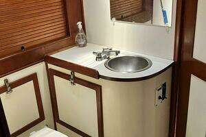 2002 Jeanneau 43DS thumbnail 12