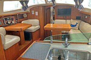 2002 Jeanneau 43DS thumbnail 18
