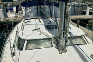 2002 Jeanneau 43DS thumbnail 9