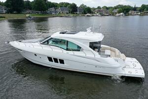 45FT (13.72M) CRUISERS YACHTS yacht for sale