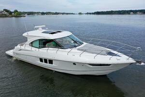 45FT (13.72M) CRUISERS YACHTS Worth Avenue Yachts