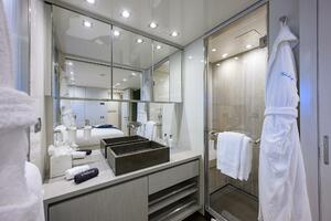 Starboard Guest Ensuite