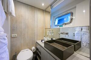 Forward Port Ensuite