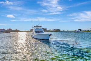 2019 Viking 68 CNV 