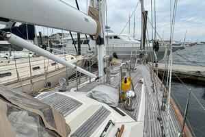 Mid Deck