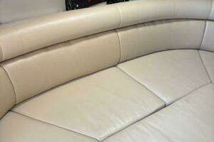 2007 Monterey 350 Sport Yacht thumbnail 25