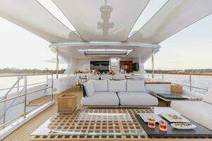 2019 Benetti Delfino 95 thumbnail 18