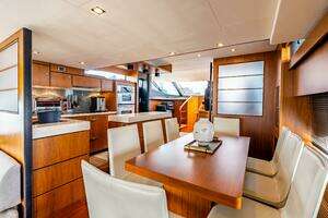 2013 Fairline thumbnail 6