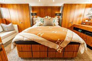 2013 Fairline thumbnail 11