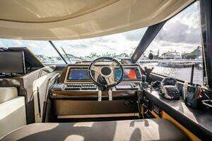 2013 Prestige 500 S thumbnail 46