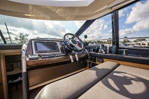 2013 Prestige 500 S thumbnail 43