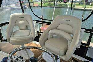 2002 Silverton 38 Convertible thumbnail 15