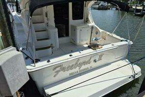 2002 Silverton 38 Convertible thumbnail 2