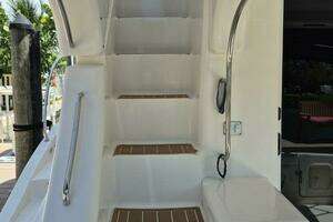 2002 Silverton 38 Convertible thumbnail 8