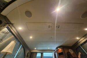 2002 Silverton 38 Convertible thumbnail 39