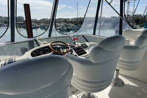 2000 Sea Ray 400 Sedan Bridge thumbnail 22