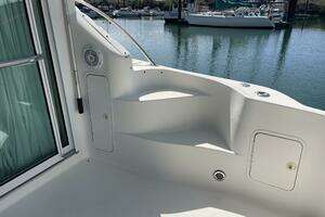 2000 Sea Ray 400 Sedan Bridge thumbnail 18