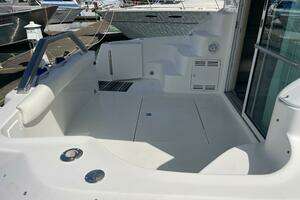 2000 Sea Ray 400 Sedan Bridge thumbnail 16