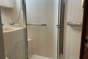 2000 Sea Ray 400 Sedan Bridge thumbnail 96