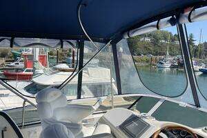 2000 Sea Ray 400 Sedan Bridge thumbnail 31