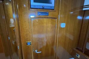 2004 Carver 56 Voyager
