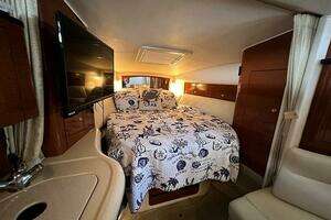 2004 Sea Ray 320 Sundancer thumbnail 19