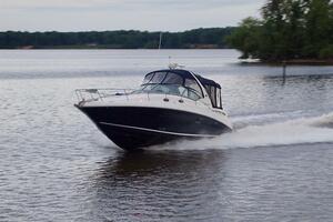 WE RE OFF ON AN ADVENTURE 32ft Sea Ray Yacht For Sale
