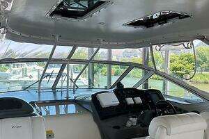 2004 Cruisers Yachts 405 Express Motoryacht thumbnail 5